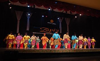 lindsay2.jpg lindsay2.jpg